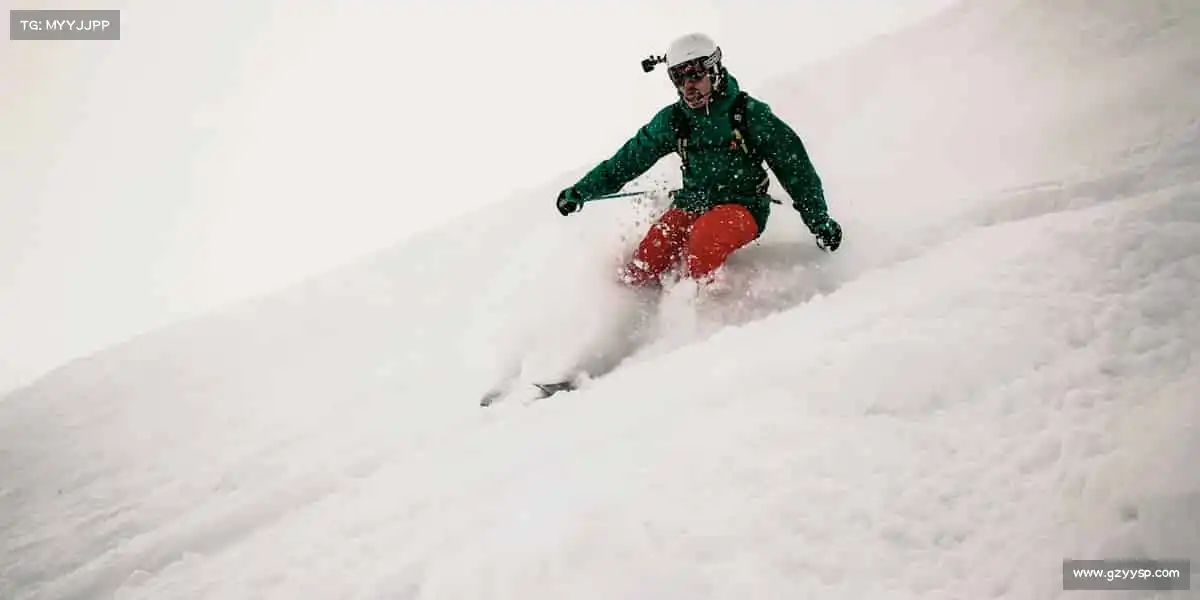 <strong>UED</strong>用热爱，奔赴属于你的赛场！⚽🔥